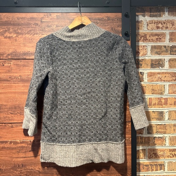 Eddie Bauer Women's Sweater V- Neck Brown and Grey Merino Wool Size Medium (#31) - Picture 7 of 7